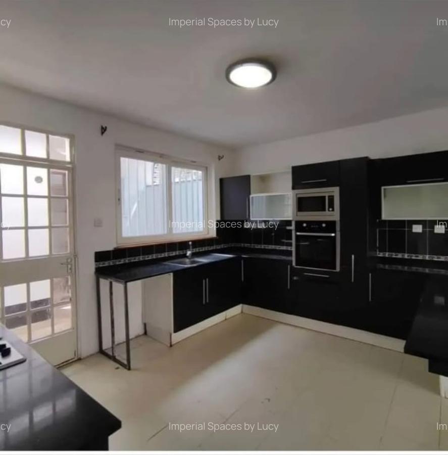 4 Bed Villa with En Suite in Riara Road - 3