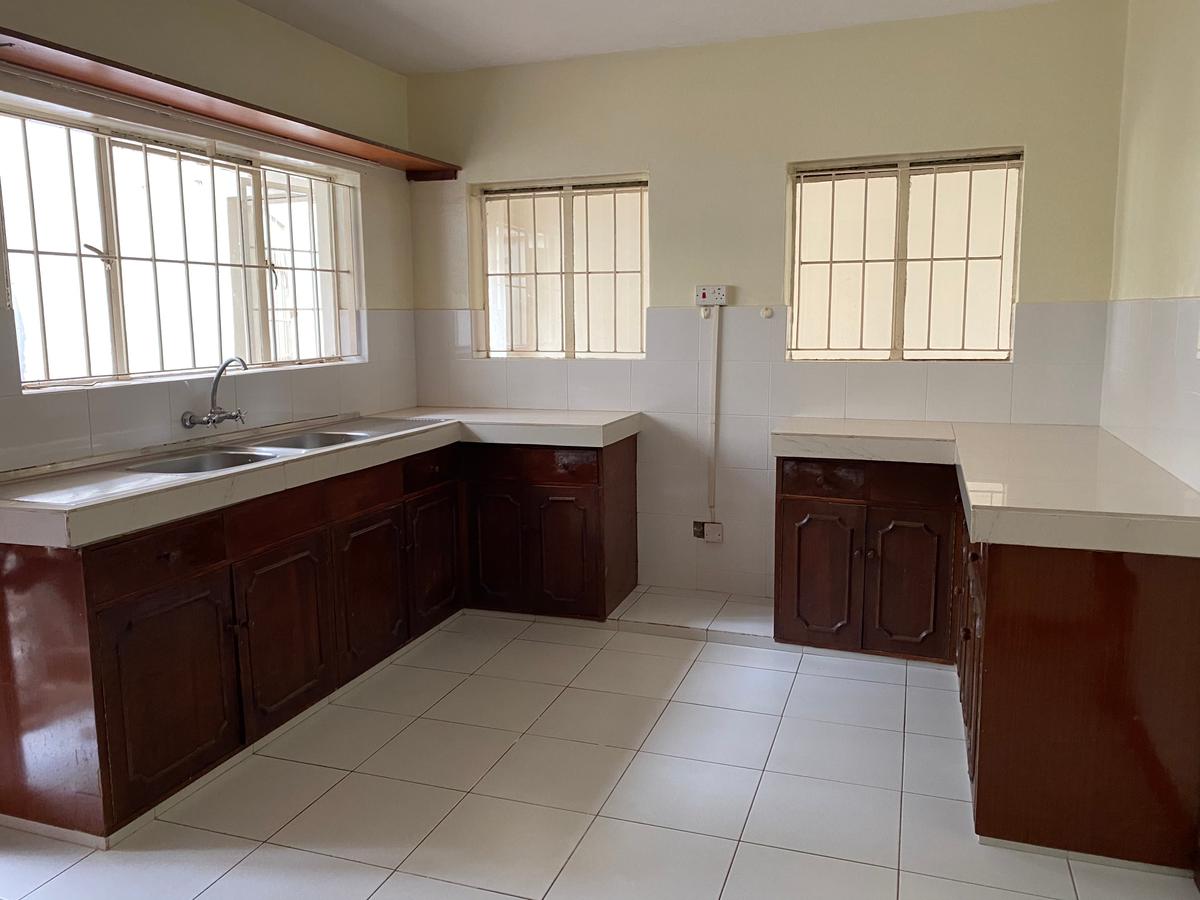 4 Bed Townhouse with En Suite at Peponi Road - 9