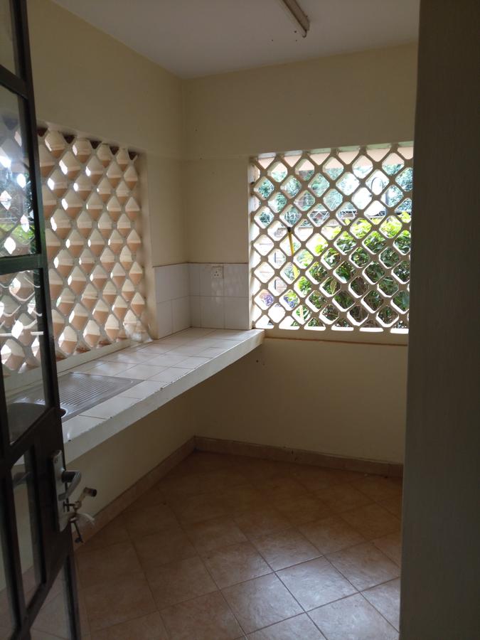 3 Bed Apartment with En Suite at Off - Rhapta Road - 12