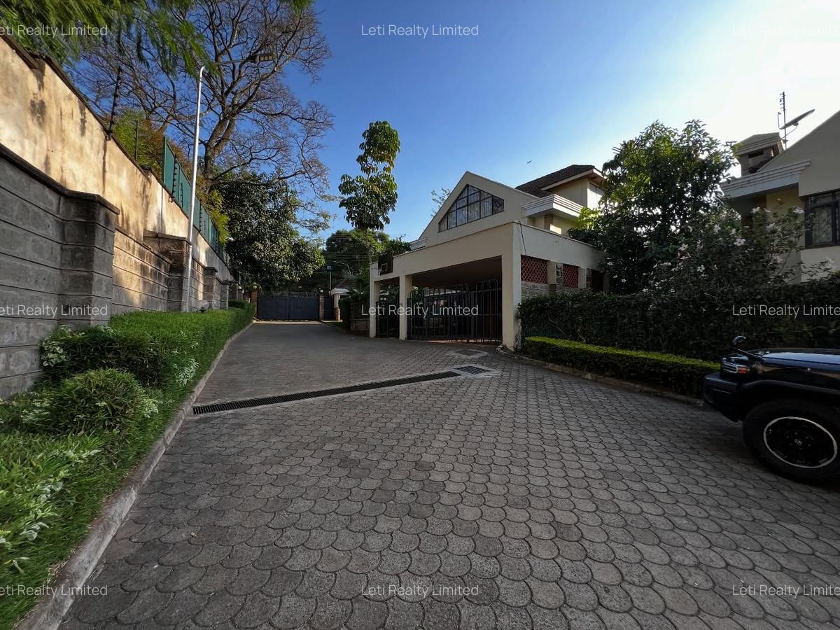 4 Bed Villa with En Suite in Lavington - 5
