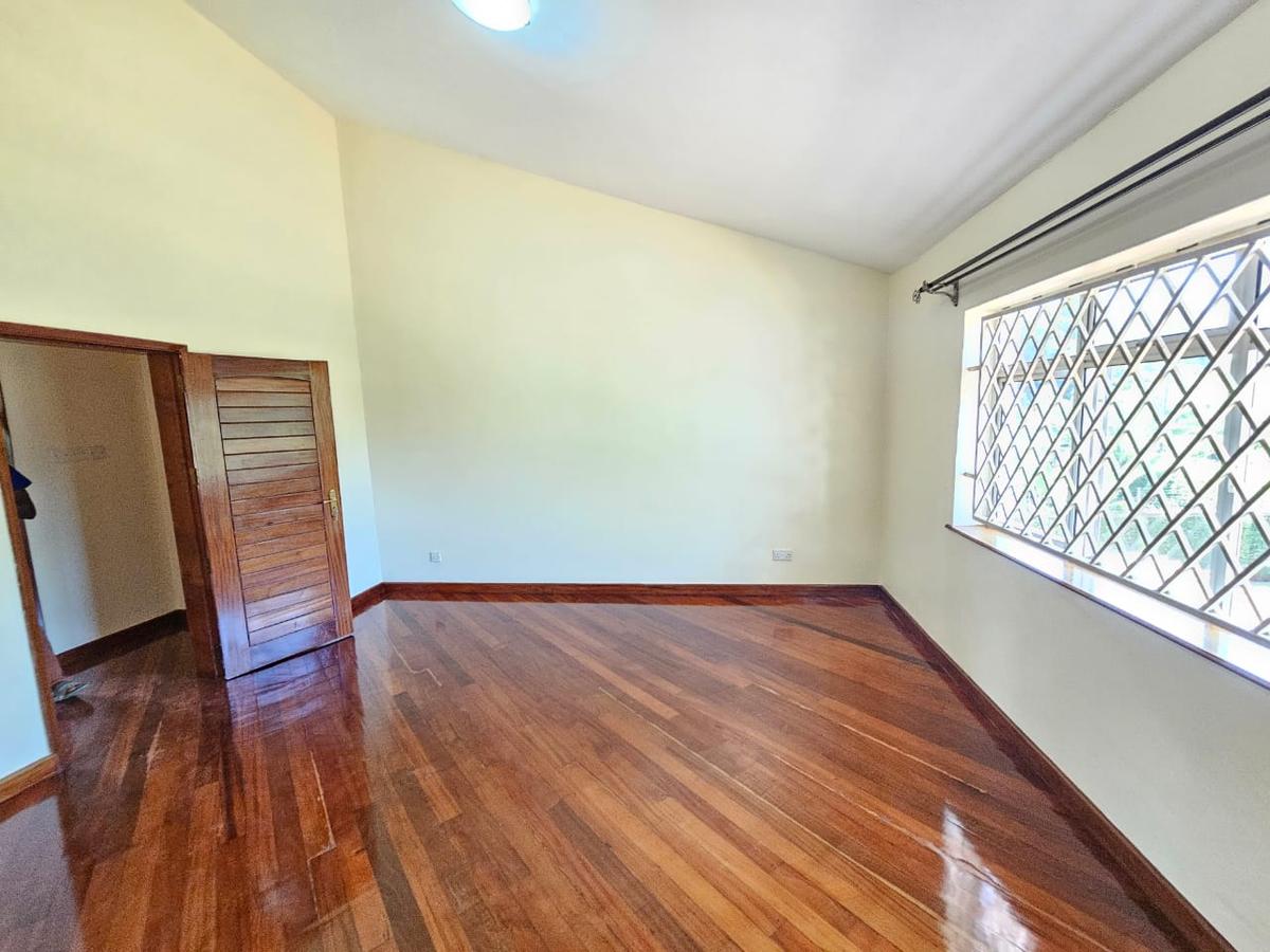 4 Bed House with En Suite in Runda - 17