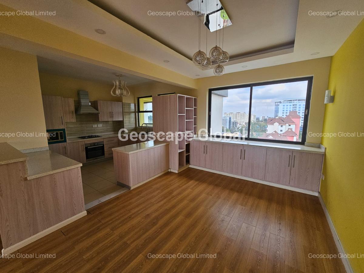 3 Bed Apartment with En Suite in Brookside - 8