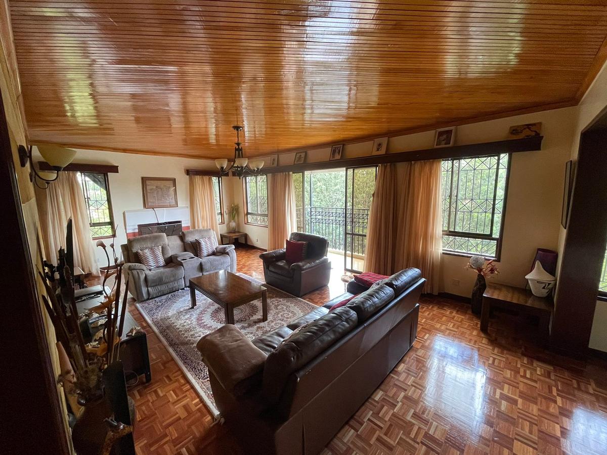 5 Bed Villa with En Suite in Lavington - 2