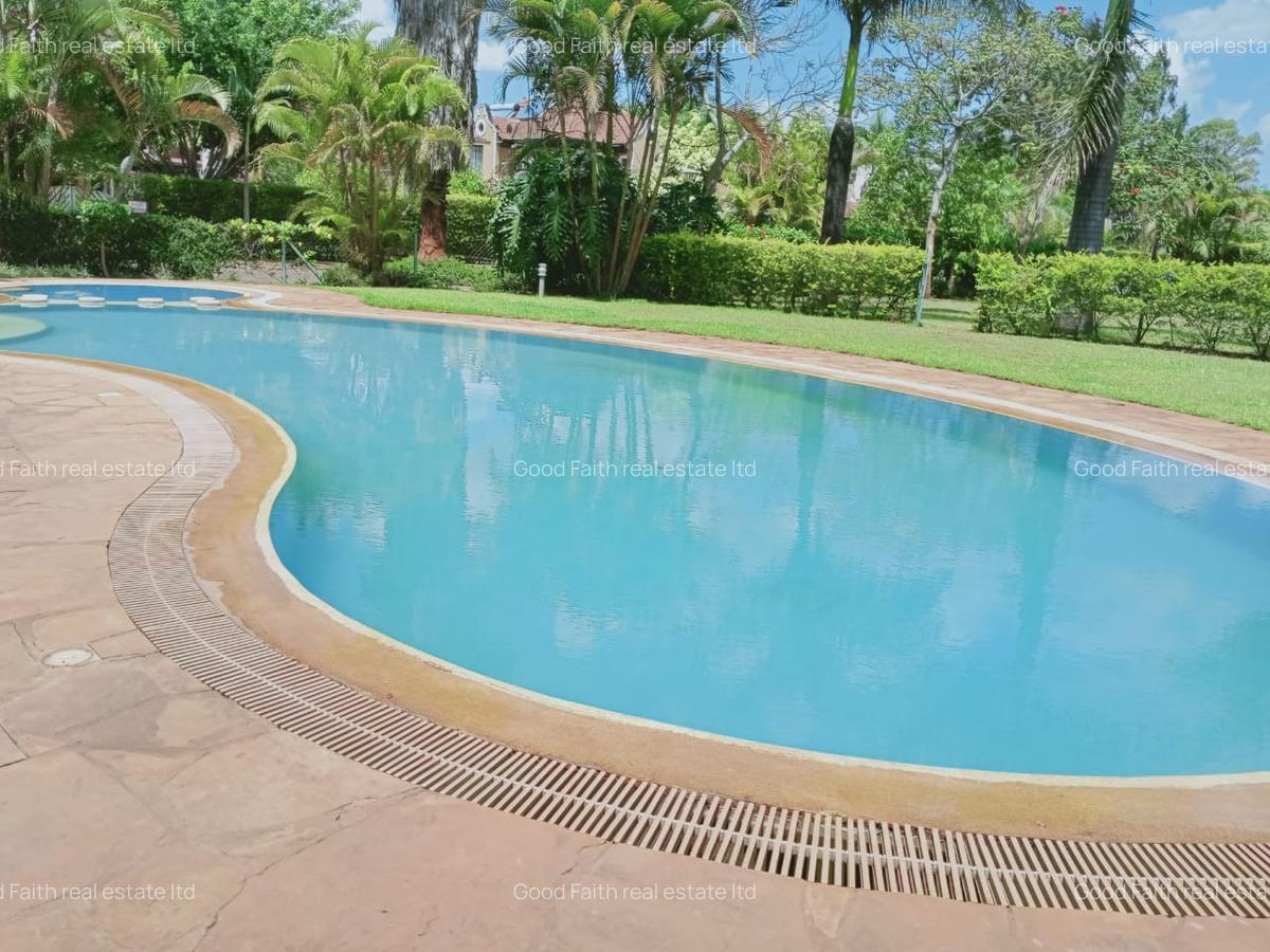 5 Bed Villa with En Suite in Runda - 19