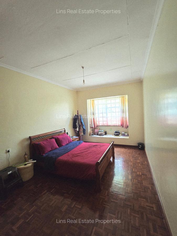 4 Bed Townhouse with En Suite in Brookside - 16