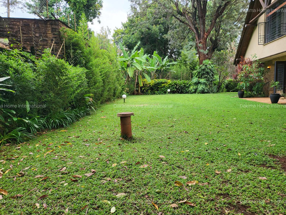 4 Bed Townhouse with En Suite in Lake View - 18