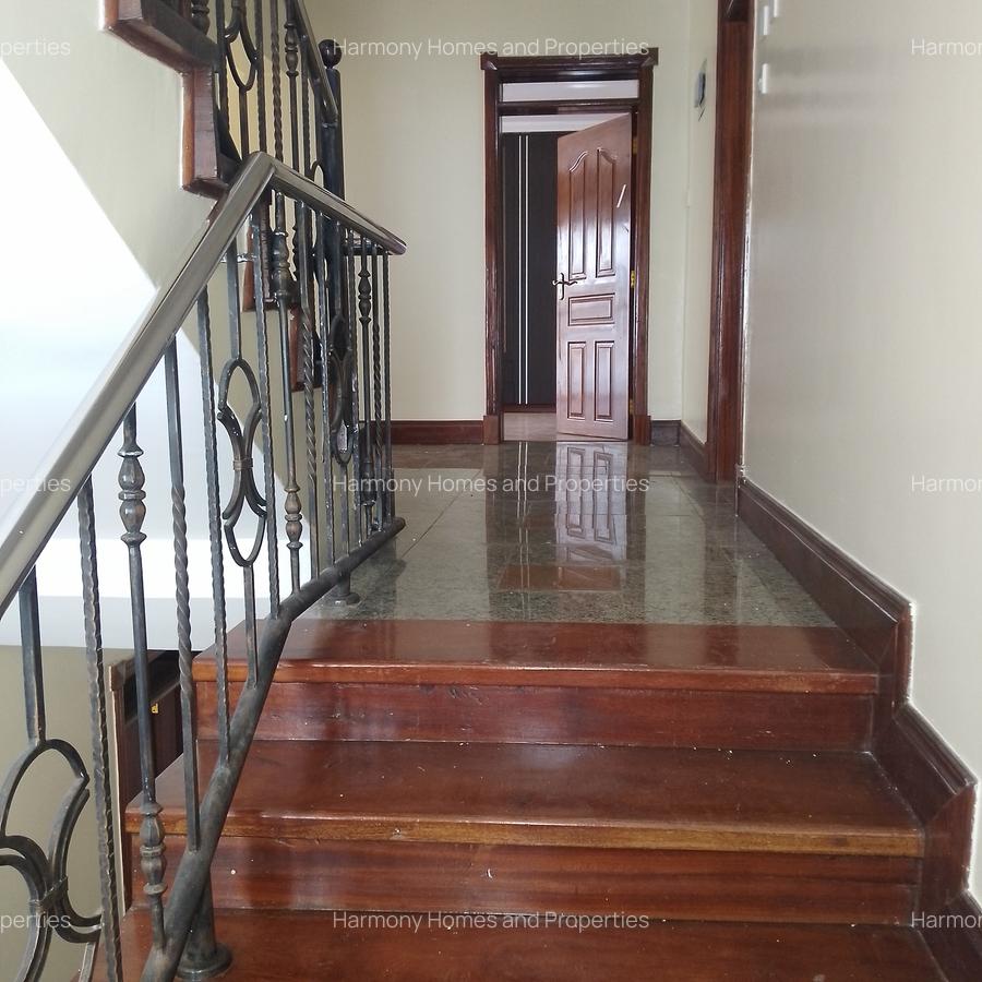 5 Bed Villa with En Suite at Brookside - 7