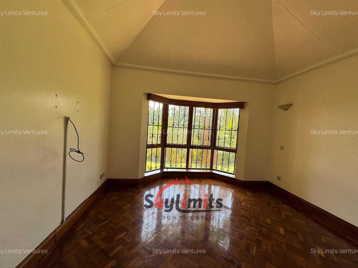 5 Bed Villa with En Suite in Runda - 18