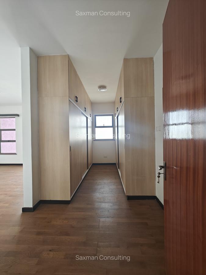 5 Bed Apartment with En Suite in General Mathenge - 18