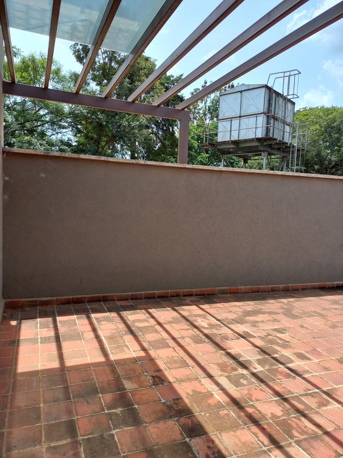 4 Bed Townhouse with En Suite in Lavington - 19