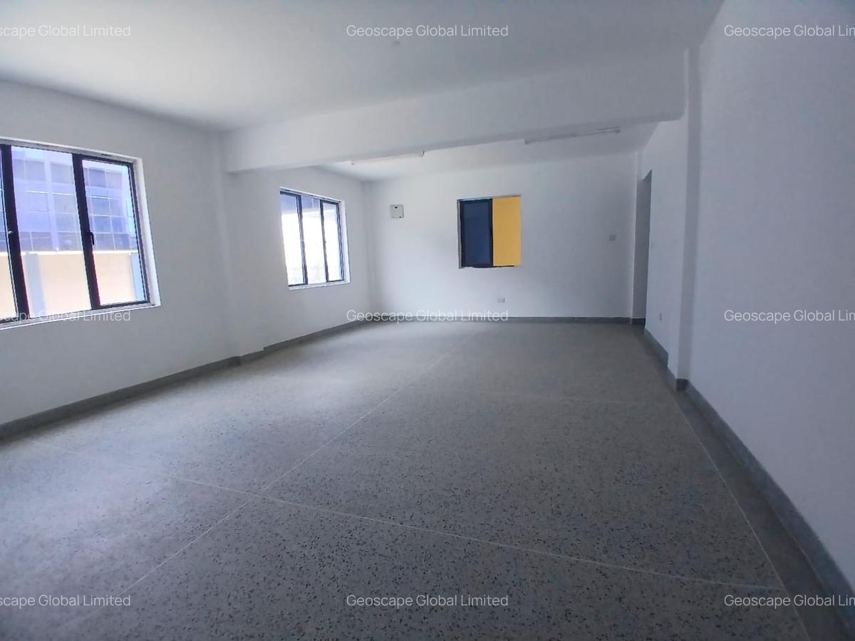 5,000 ft² Warehouse with Parking in Syokimau - 2