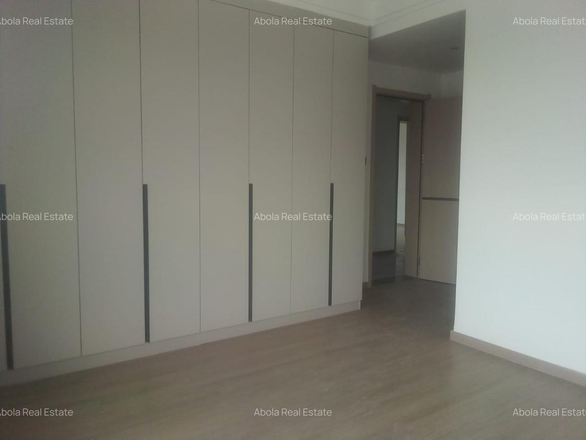 2 Bed Apartment with En Suite at Riverside Drive - 8