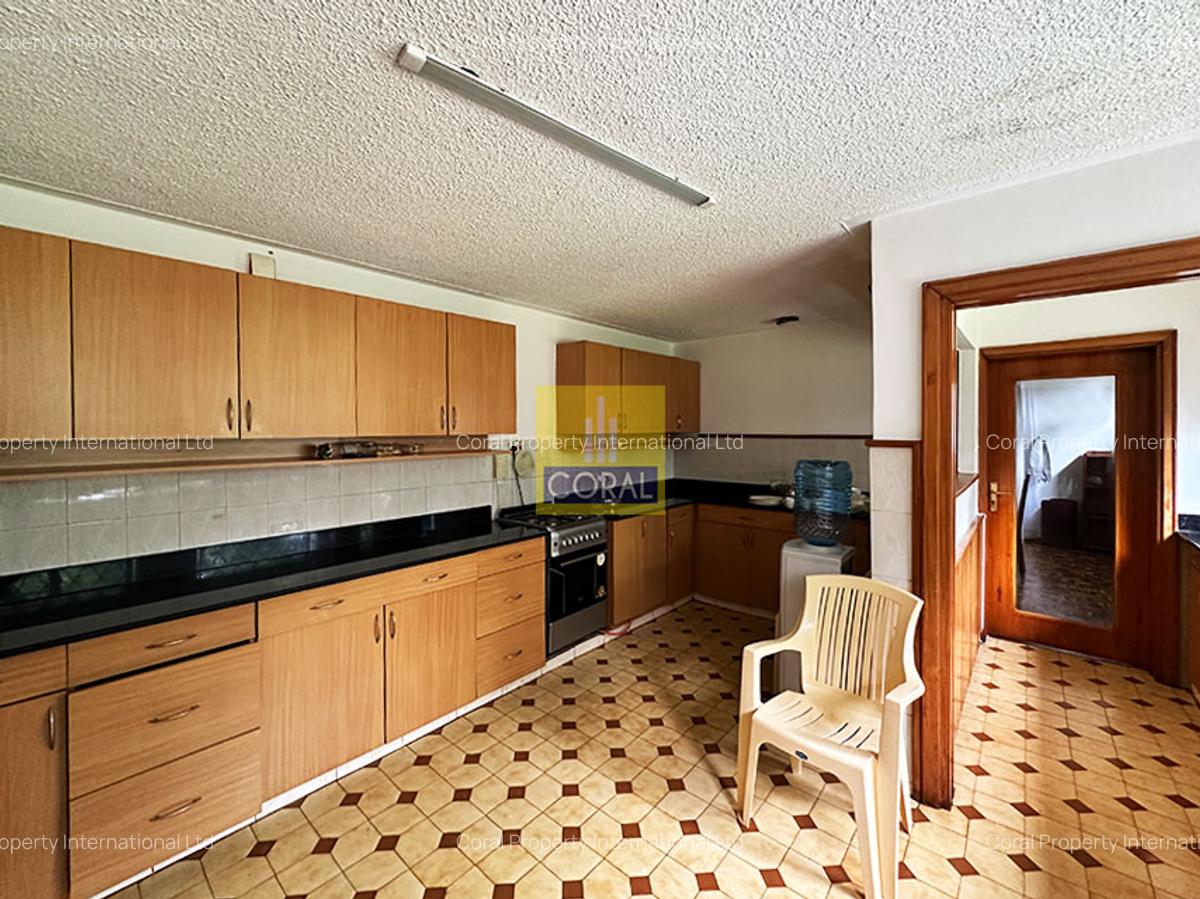 4 Bed House with Swimming Pool in Runda - 10