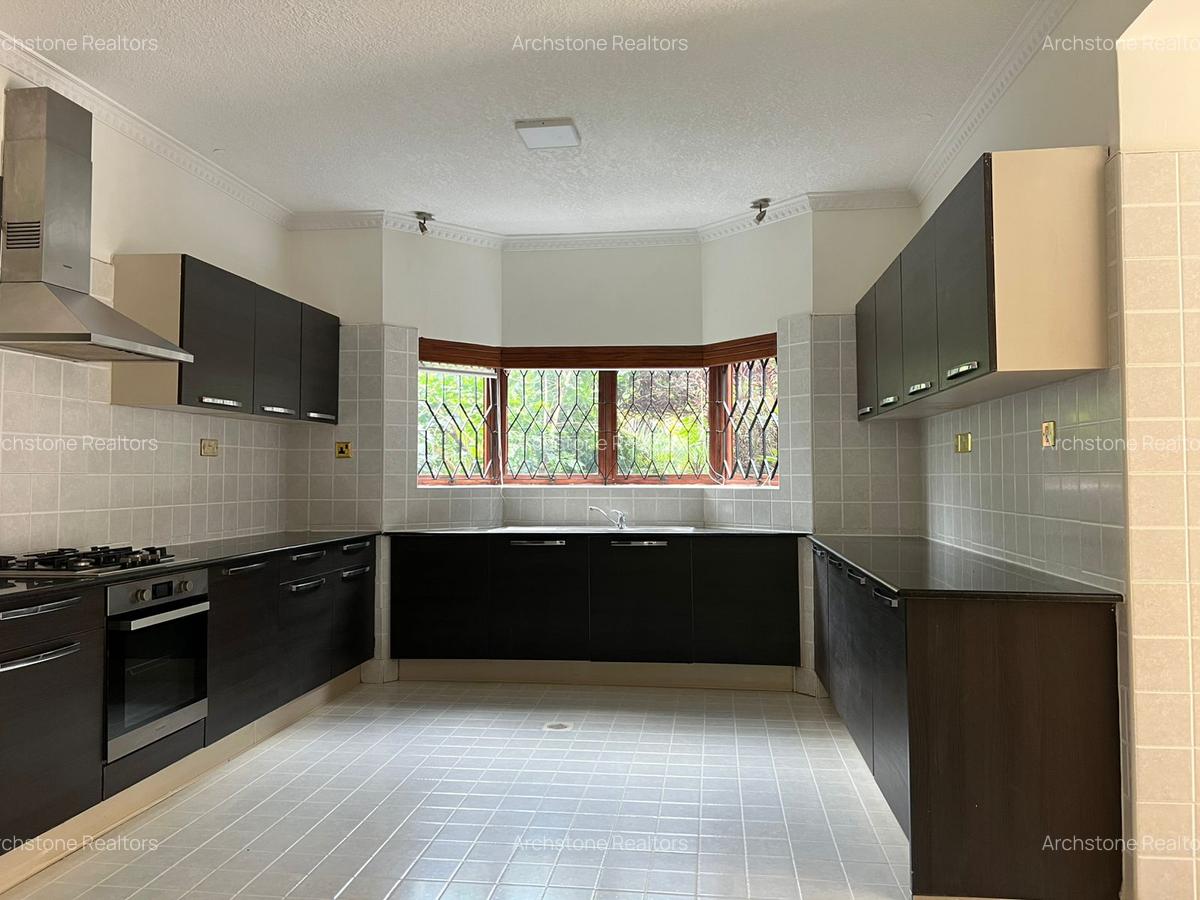 4 Bed Townhouse with En Suite in Runda - 5