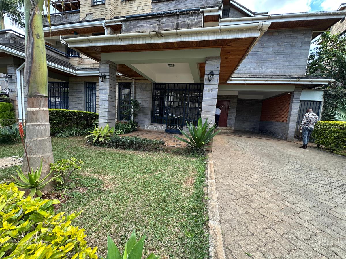 5 Bed Villa with En Suite at Lavington - 19
