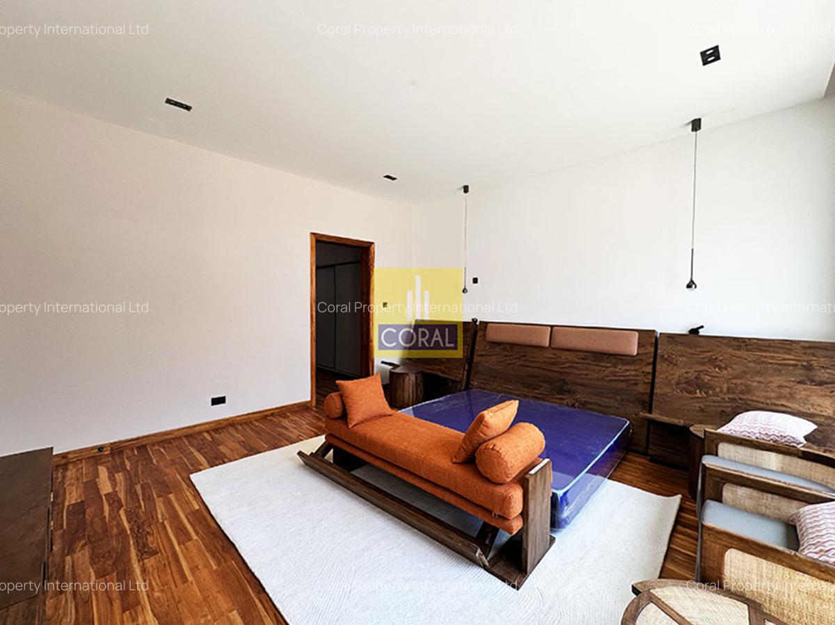 4 Bed Townhouse with Swimming Pool in Loresho - 11