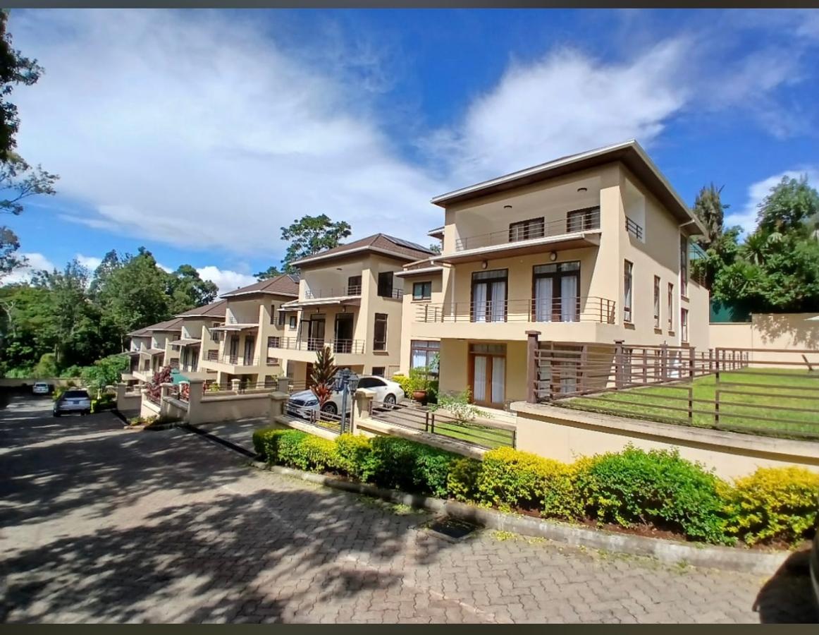 5 Bed Townhouse with En Suite in Lavington - 1