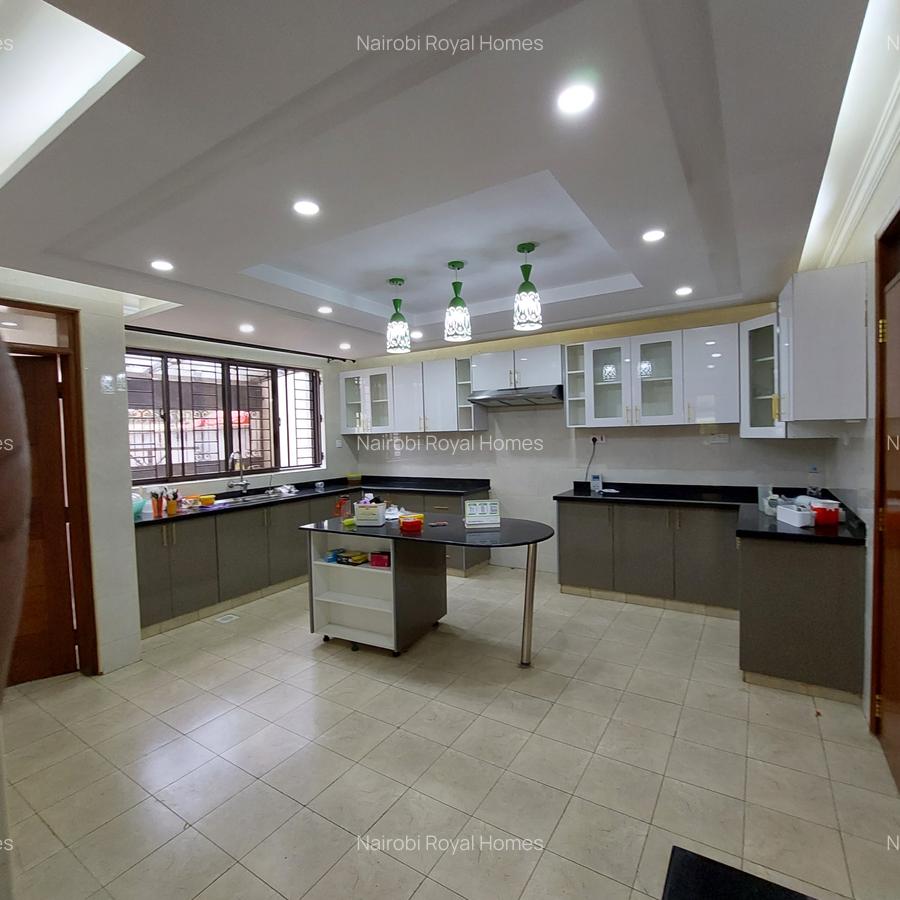 5 Bed Townhouse with En Suite at Lavington Convent Drive - 4