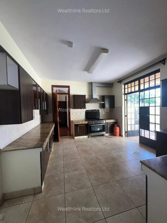 4 Bed House with En Suite at Runda - 15