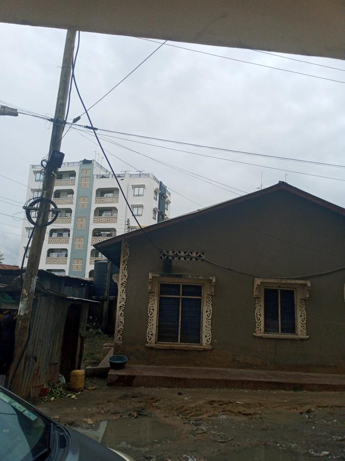 10 Bed House with Borehole at Bamburi - 11