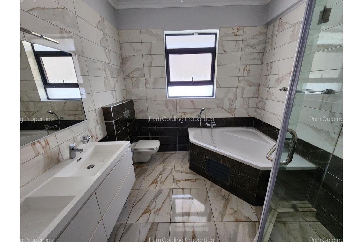 4 Bed House with En Suite at Glory Road - 6