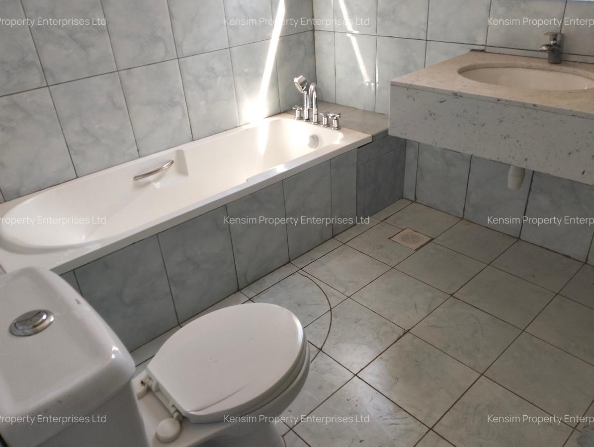 5 Bed Townhouse with En Suite in Karen - 16