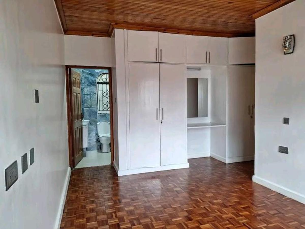 4 Bed Townhouse with En Suite in Lavington - 4
