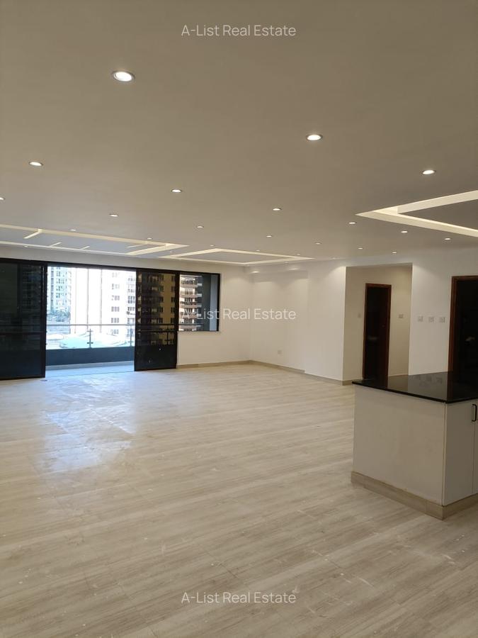 4 Bed Apartment with En Suite at 1St Parklands - 7