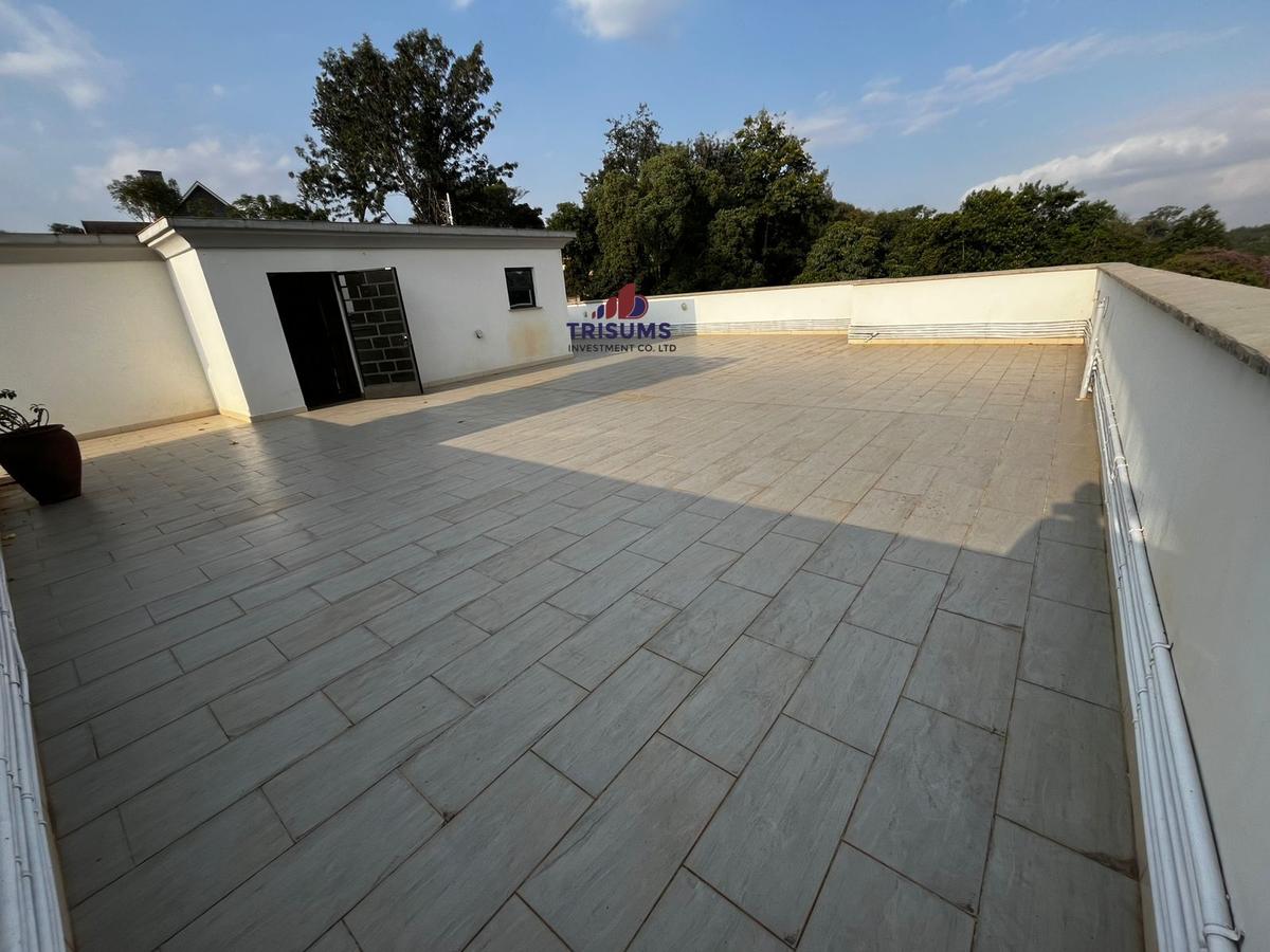 5 Bed Townhouse with En Suite in Westlands Area - 14