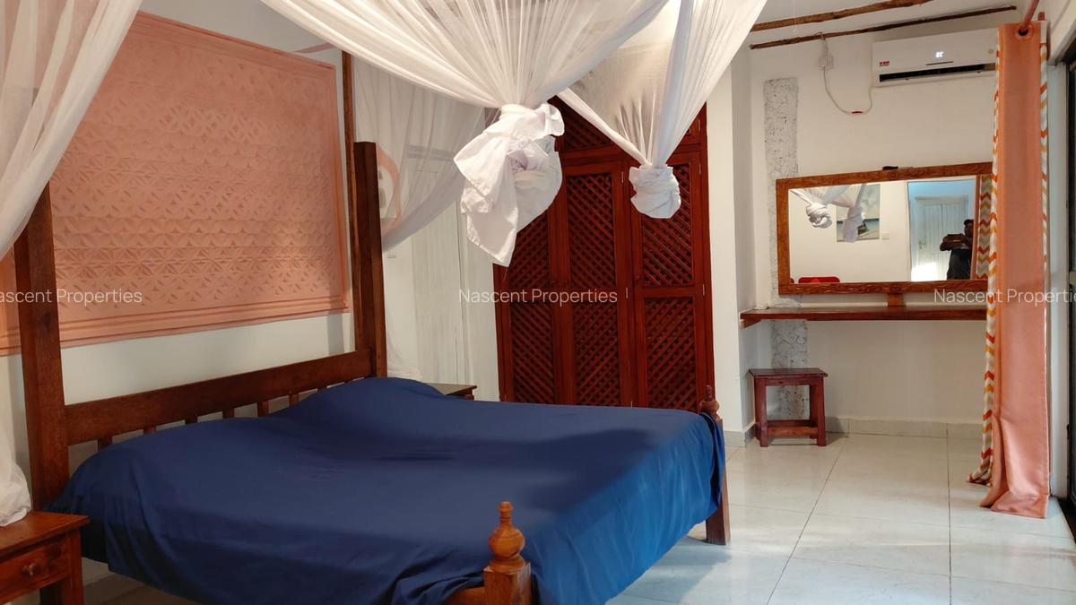 5 Bed House with En Suite in Watamu - 17