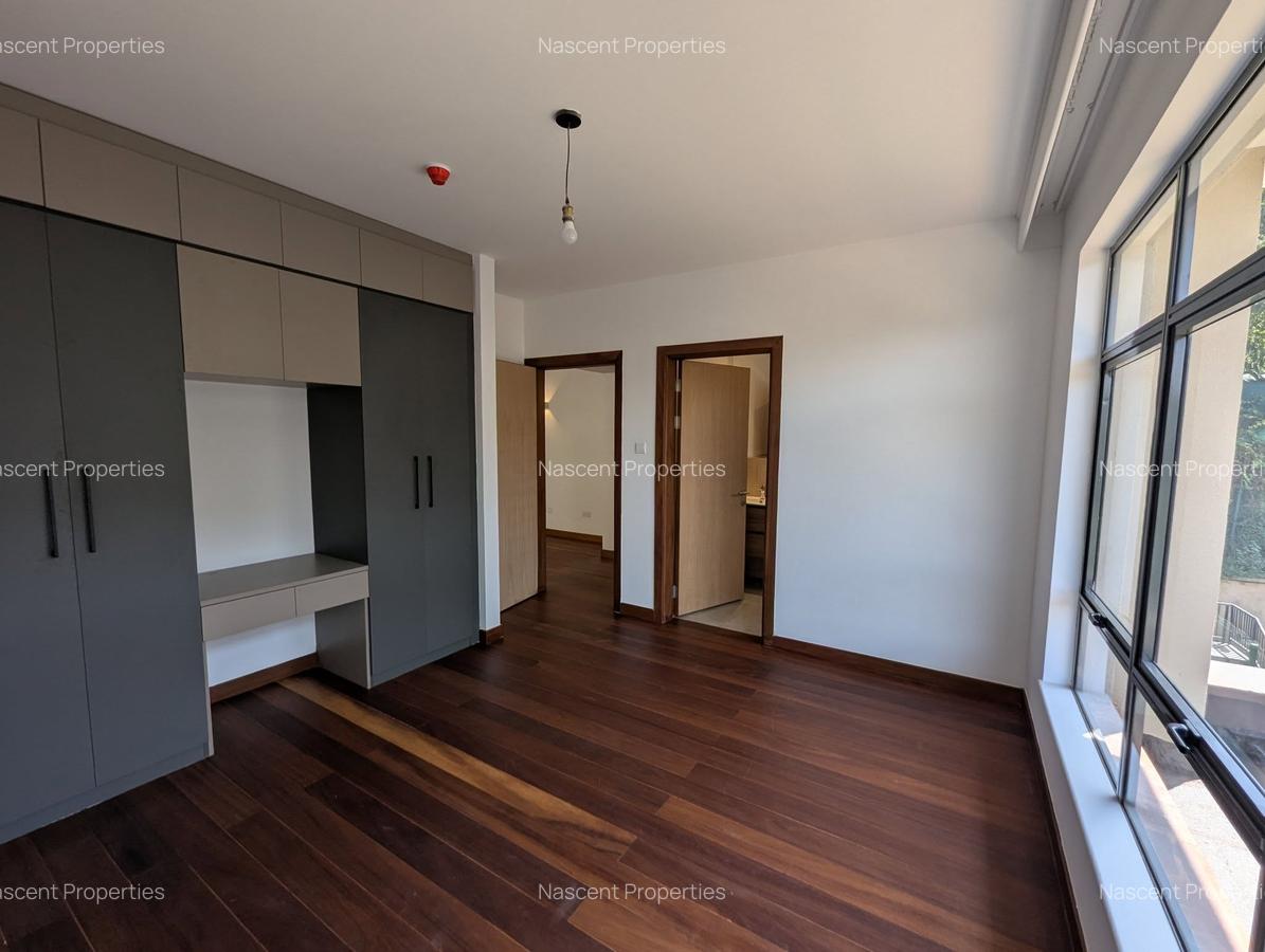 4 Bed Apartment with En Suite in Rosslyn - 12