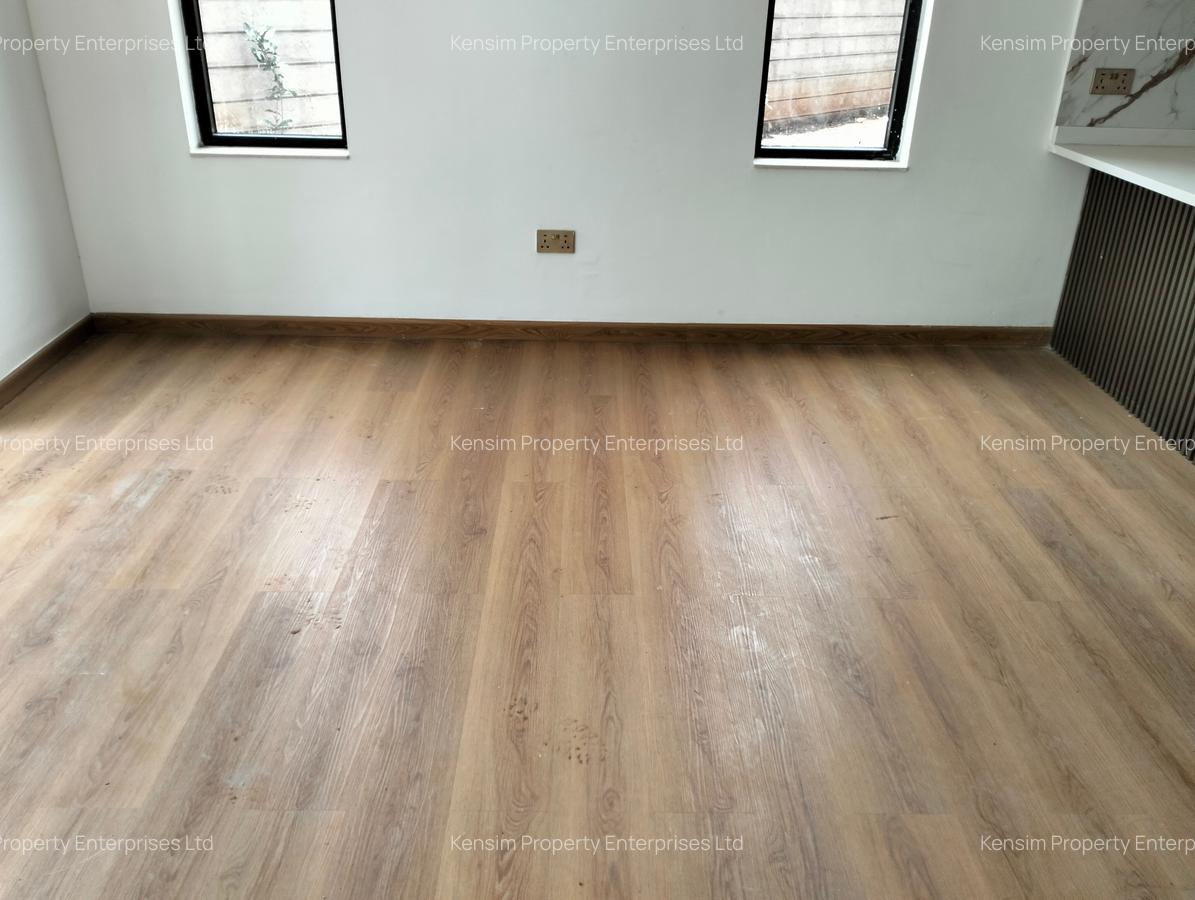 5 Bed Townhouse with En Suite in Lavington - 12