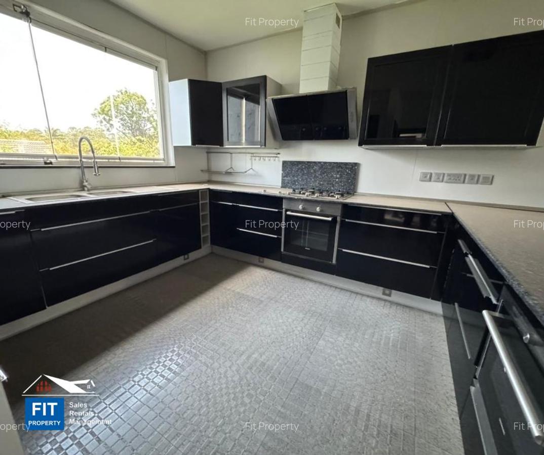 3 Bed Apartment with En Suite at Riverside Grove - 7