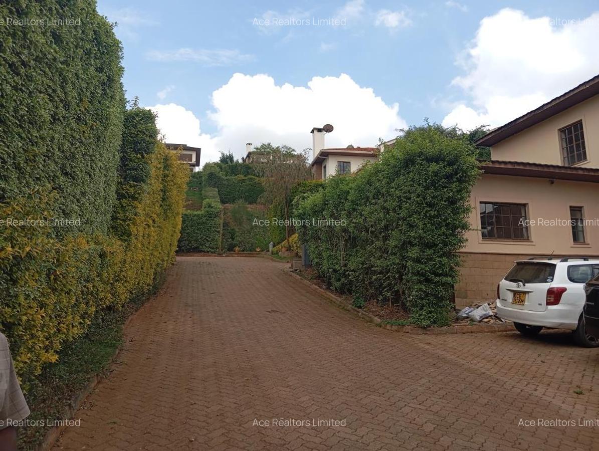 4 Bed Townhouse with En Suite at Redhill Area Nairobi - 15