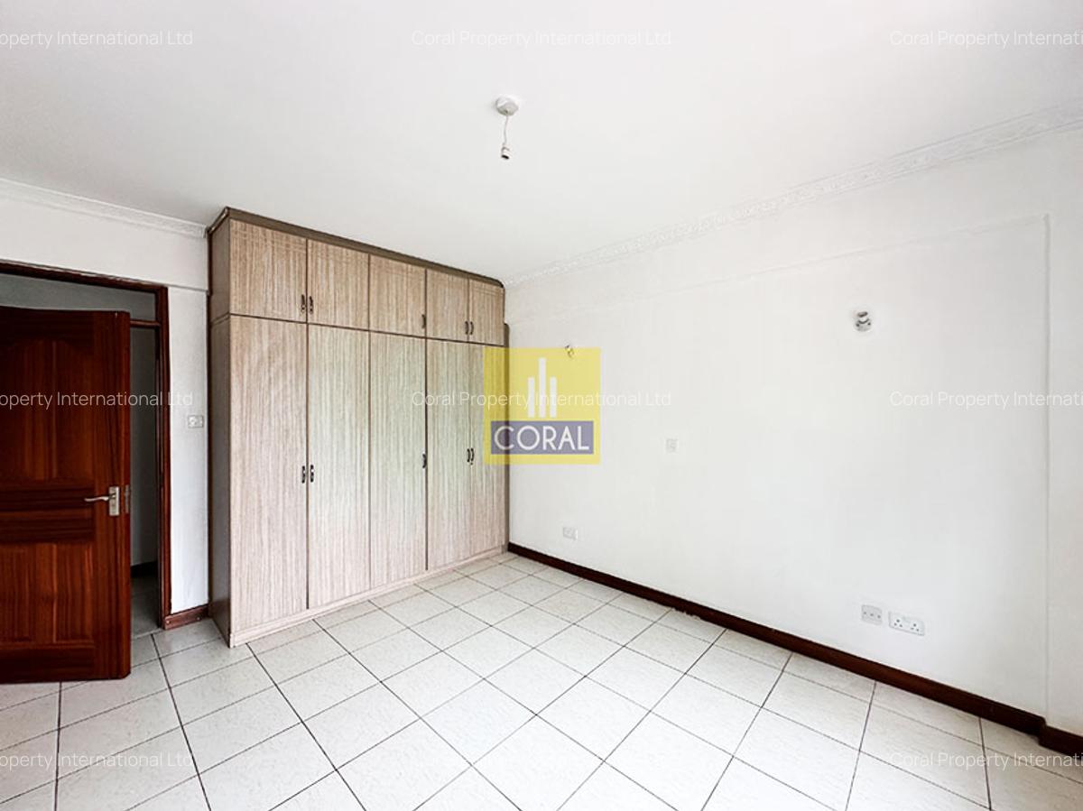 4 Bed Apartment in Parklands - 9