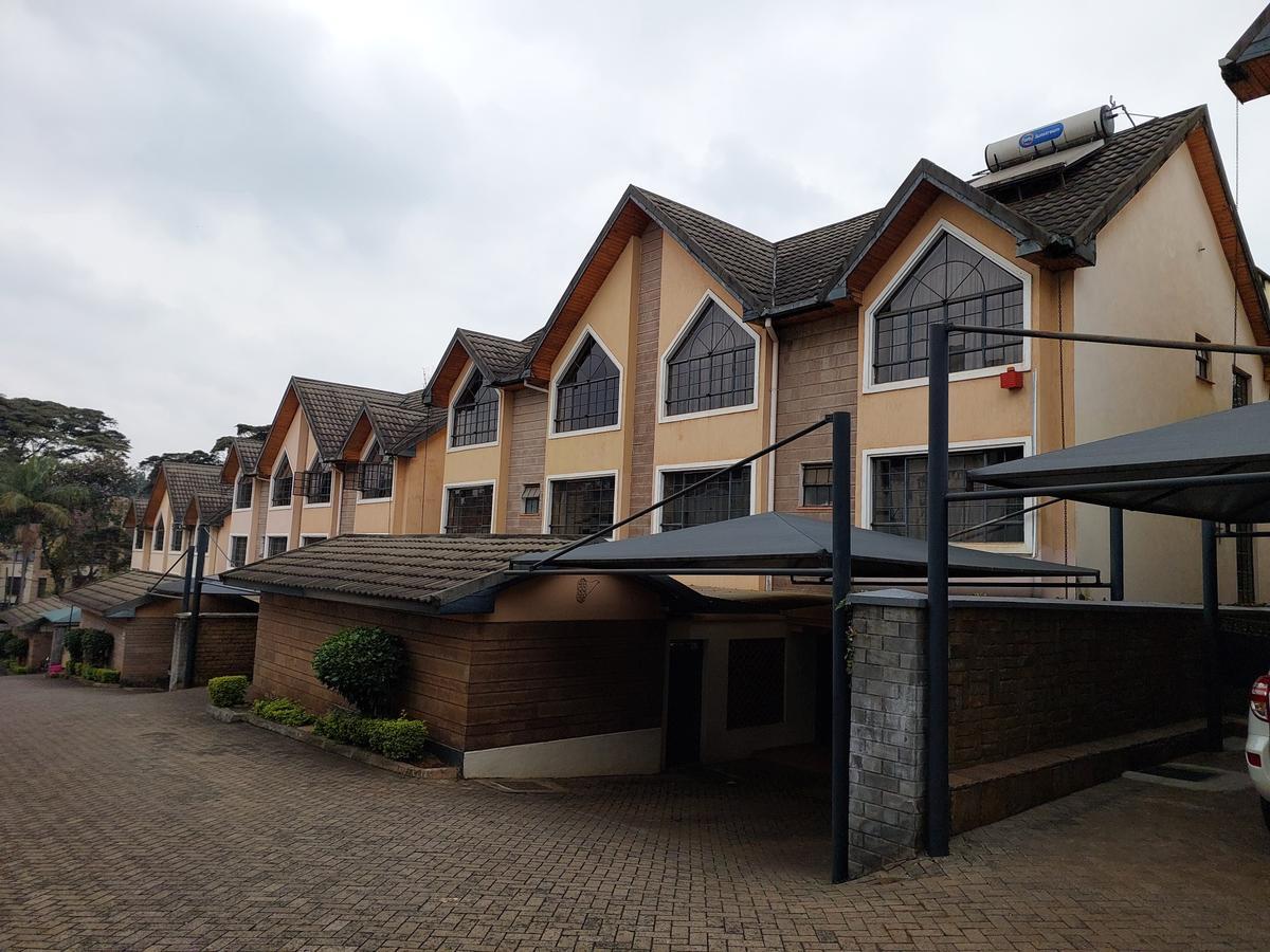 5 Bed House with En Suite in Lavington - 6