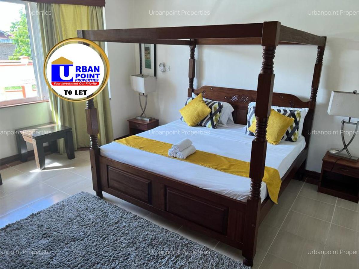 Serviced 2 Bed Apartment with En Suite in Nyali Area - 18