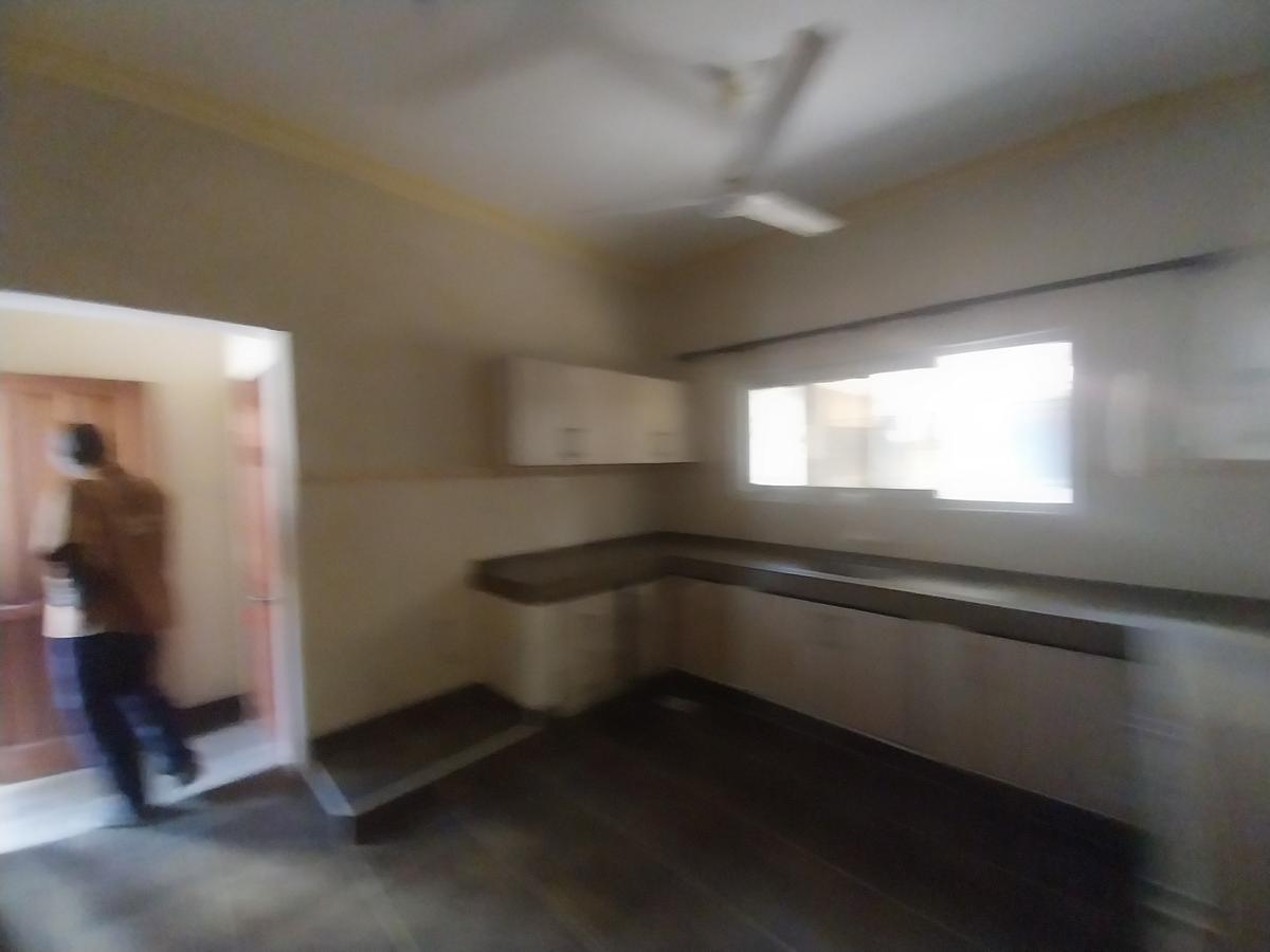 4 Bed House with En Suite at Nyali - 11