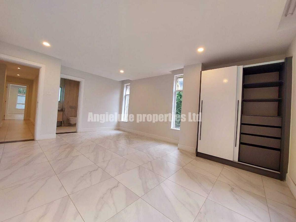 3 Bed Apartment with En Suite at Raphta Road - 16