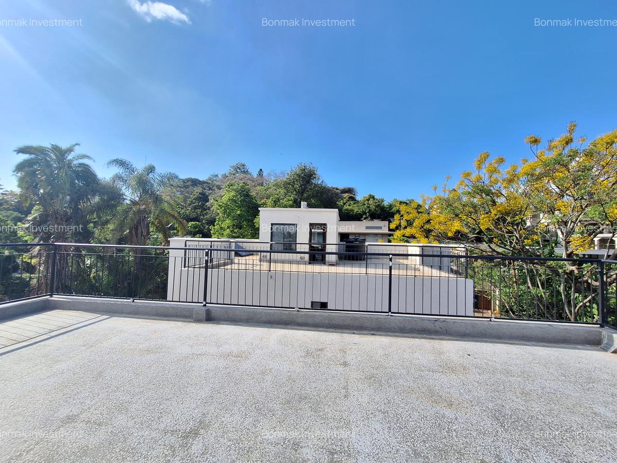 5 Bed Townhouse with En Suite at Lavington Green - 2