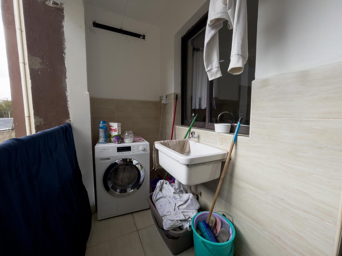 Furnished 2 Bed Apartment with En Suite at Hatheru Road - 3