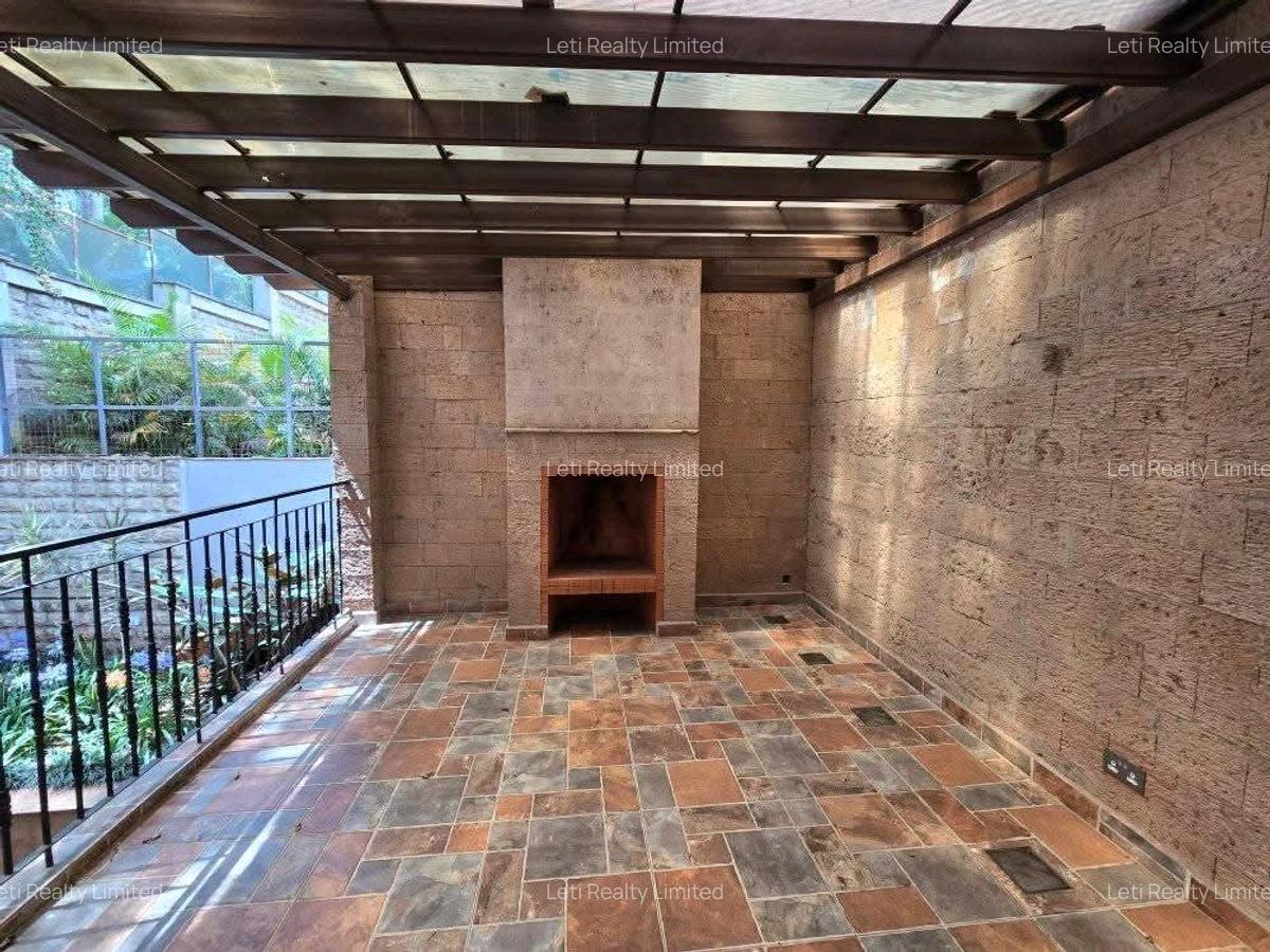 4 Bed Townhouse with En Suite in Lavington - 10