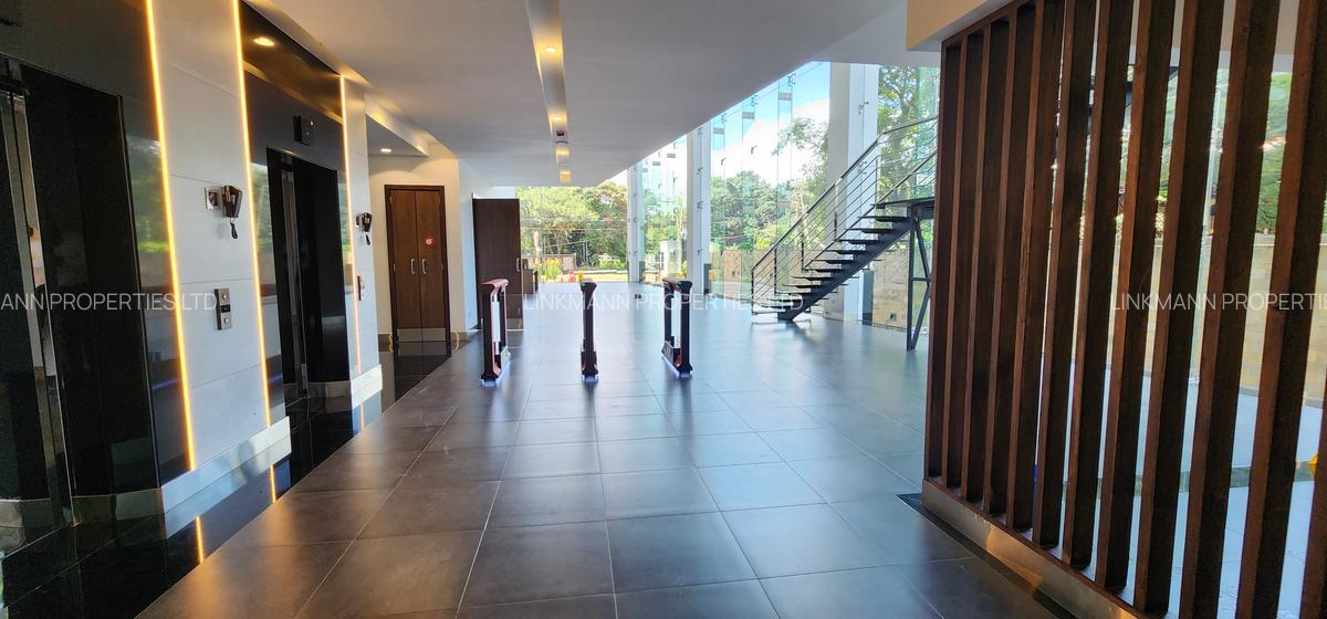4,200 ft² Office with Service Charge Included in Lavington - 10