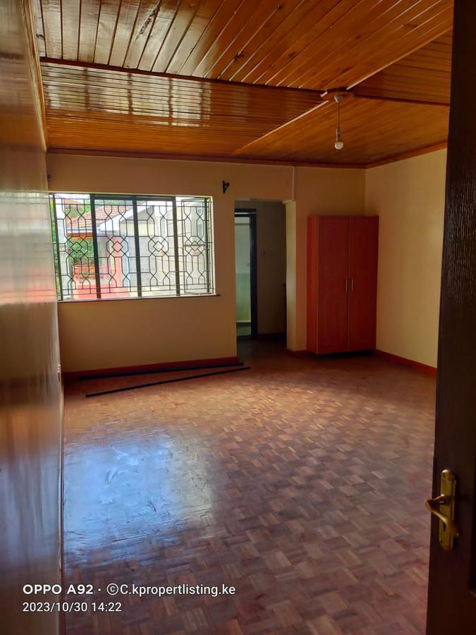 5 Bed Townhouse with En Suite in Lavington - 4