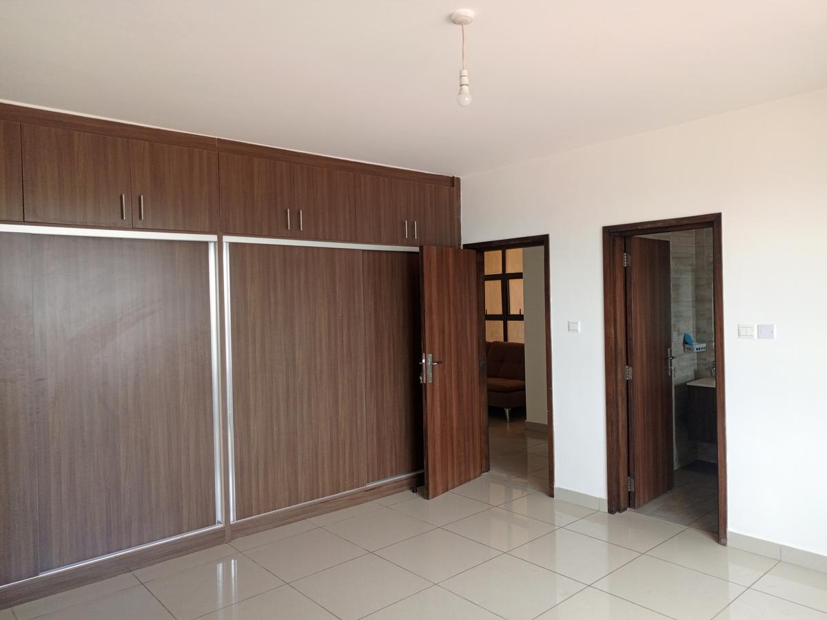 4 Bed Apartment with En Suite in General Mathenge - 4