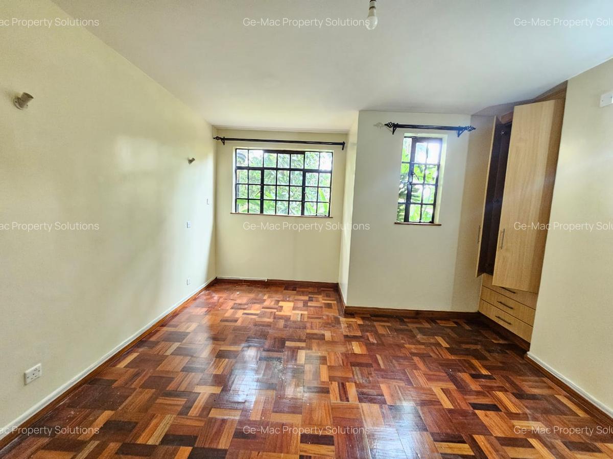 4 Bed House with En Suite in Runda - 12