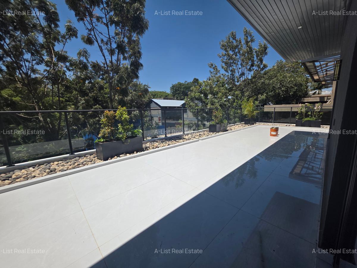 5 Bed Villa with En Suite at Jacaranda Avenue - 17