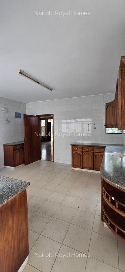 4 Bed Townhouse with En Suite at Lavington Green - 8