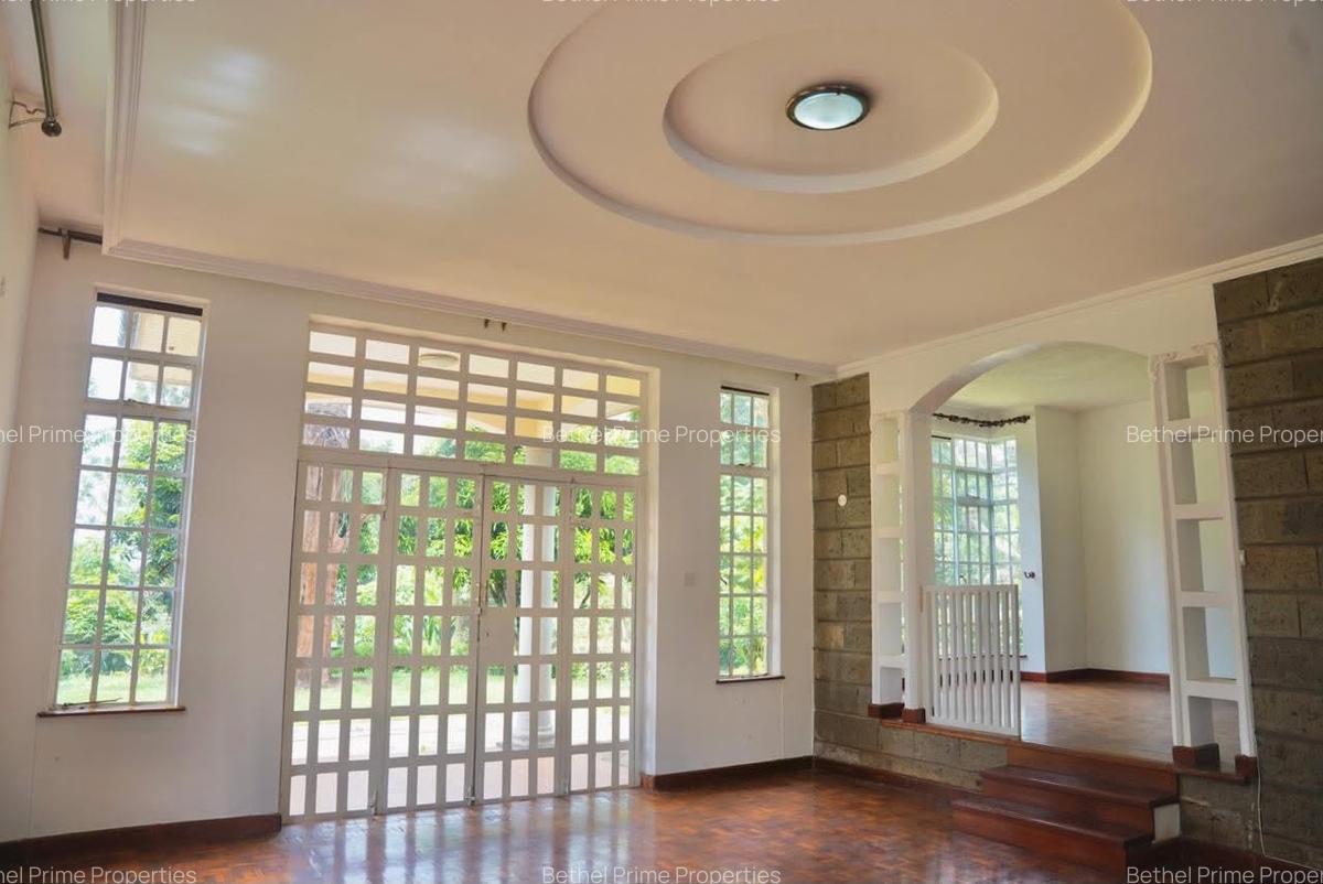 4 Bed Townhouse with En Suite in Rosslyn - 3
