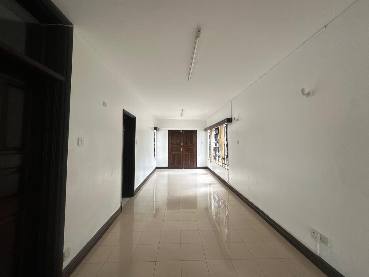 4 Bed Villa with En Suite at Lavington - 2